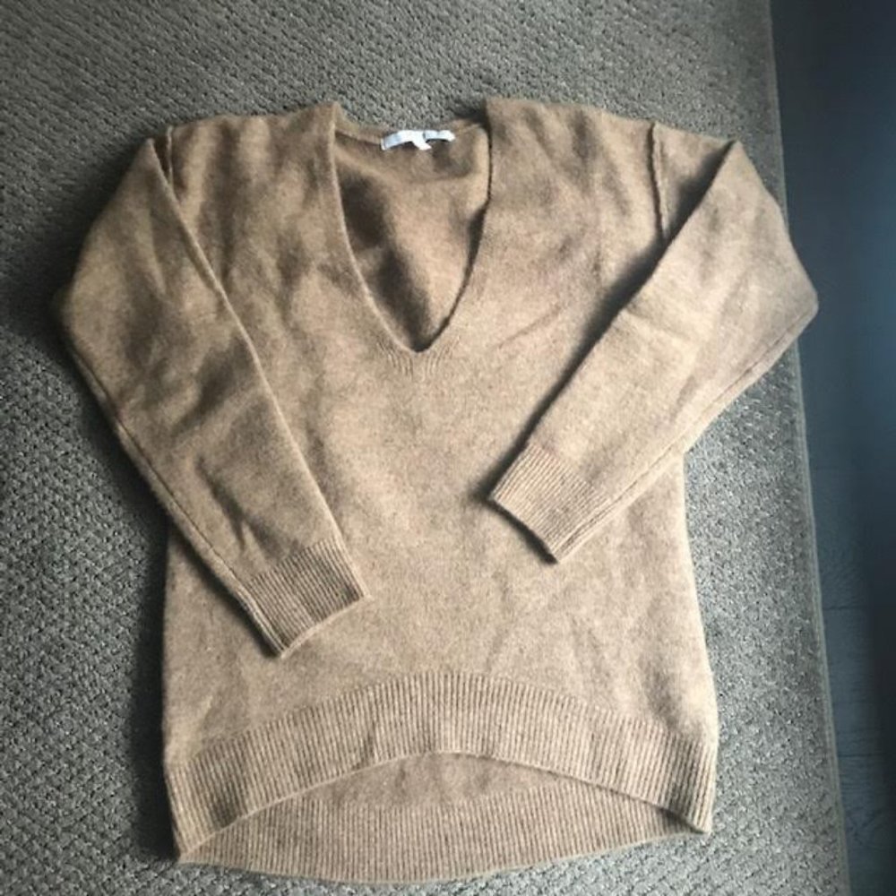Long Sleeved V-neck Wool Sweater from Guess